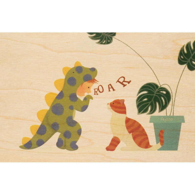 Carte postale souple en bois d'érable avec enfant déguisé en dinosaure par Woodhi