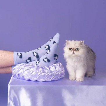Paire de chaussettes à motif de chats noirs et blancs par Coucou Suzette