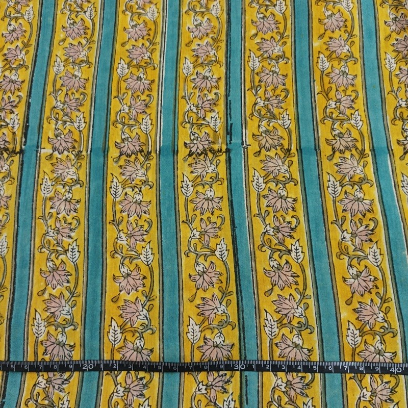 Coton indien imprimé à la main avec frises de motifs végétaux et rayures bleues et jaunes