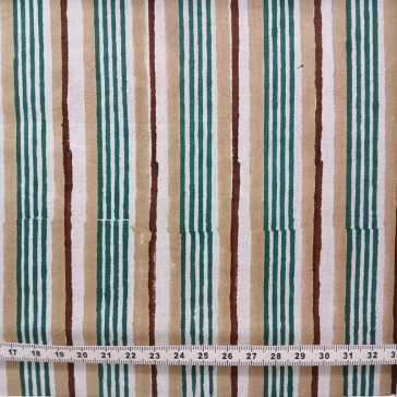 Tissu indien imprimé à la main rayé beige, vert et blanc de chez Maison Pouic