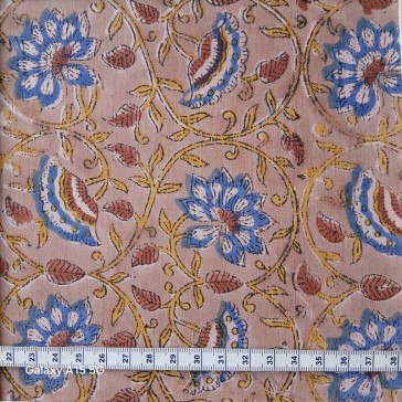 Tissu indien BL-264 à fond marron clair et petites fleurs bleues