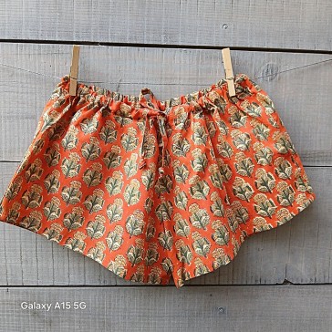 short Salomé en coton indien orange à fleurs par Maison Pouic