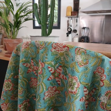 indienne par Maison Pouic fond vert fleurs rouille et vertes