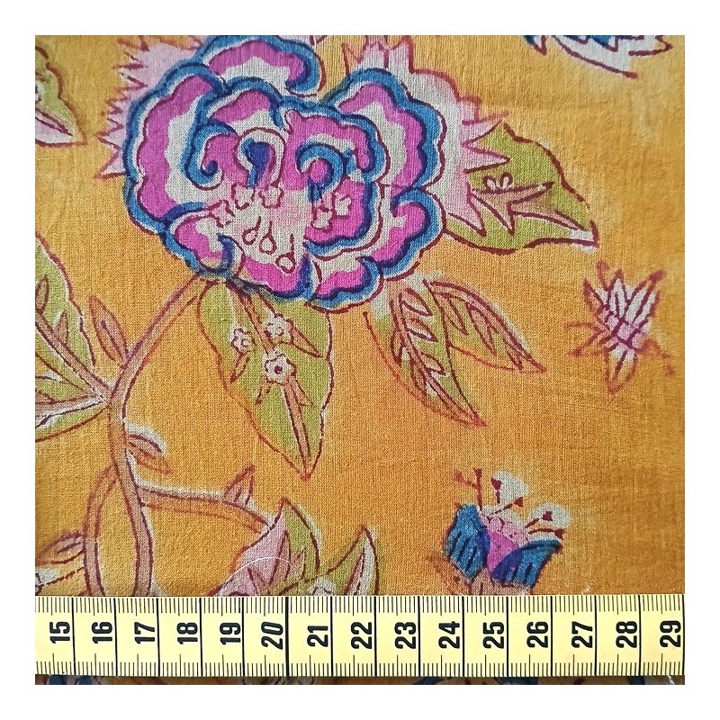 indienne fond ocre grandes fleurs bleues et rose indienne fond ocre grandes fleurs bleues et rose