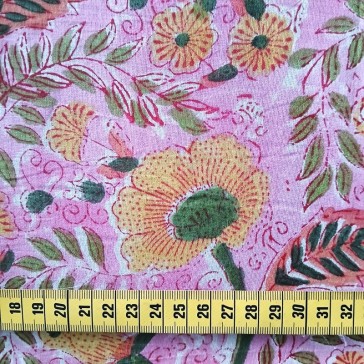 coton indien fond rose fleurs jaunes, feuilles vertes