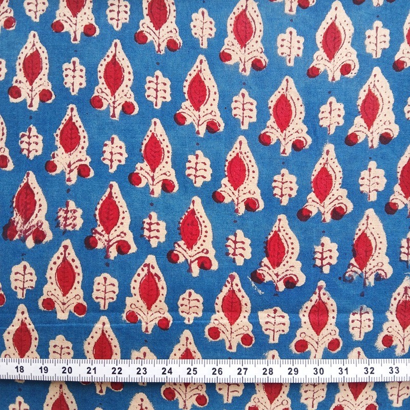 indiennes fond bleu fleurs stylisées rouges et écrues indiennes fond bleu fleurs stylisées rouges et écrues