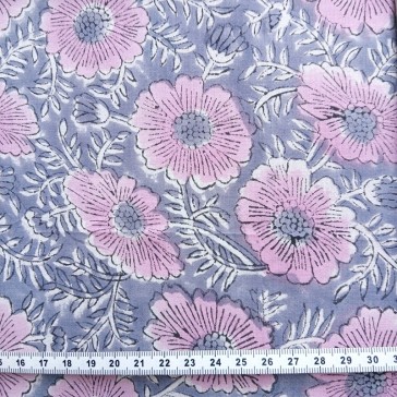 Indienne fond gris fleurs mauve.