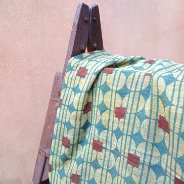 Coton khadi avec lignes, ronds et carrés jaunes, verts et marron