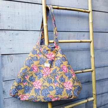 Cabas réversible en indienne à fleurs roses et grises sur fond beige avec doublure havane