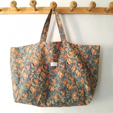 Box de couture pour grand sac en indienne fleurie marron et vert avec doublure en gaze de coton havane par Maison Pouic