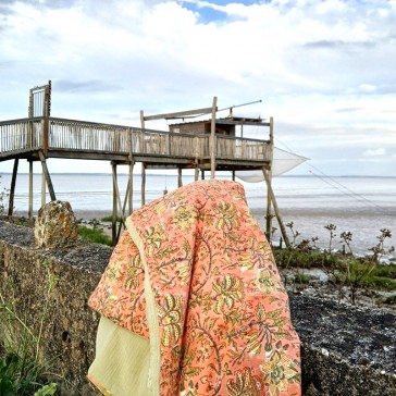 Box diy de plaid en coton indien fleuri fond corail doublure gaze de coton vert amande.