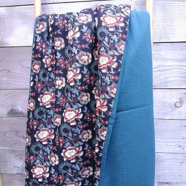 Bed cover PLA-19 à fleurs beiges, vert de gris et rouille double gaze de coton verte.