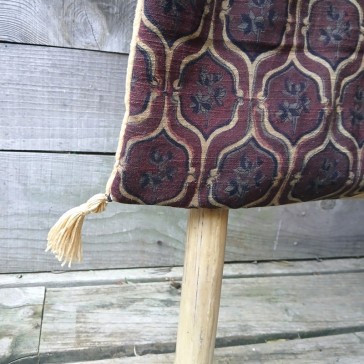 Bout de lit en coton khadi marron fleurs grises et arabesques beiges doublé gaze de coton camel.