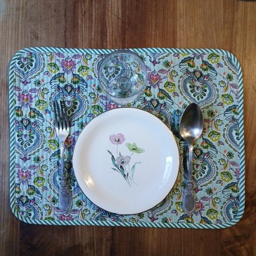 Set de table réversible matelassé en indienne à fleurs vert d'eau et rayures vert et blanc