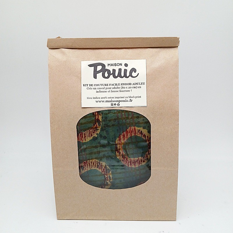 Kit pour réaliser un kit en fausse fourrure camel et indienne fond vert foncé ronds beiges.