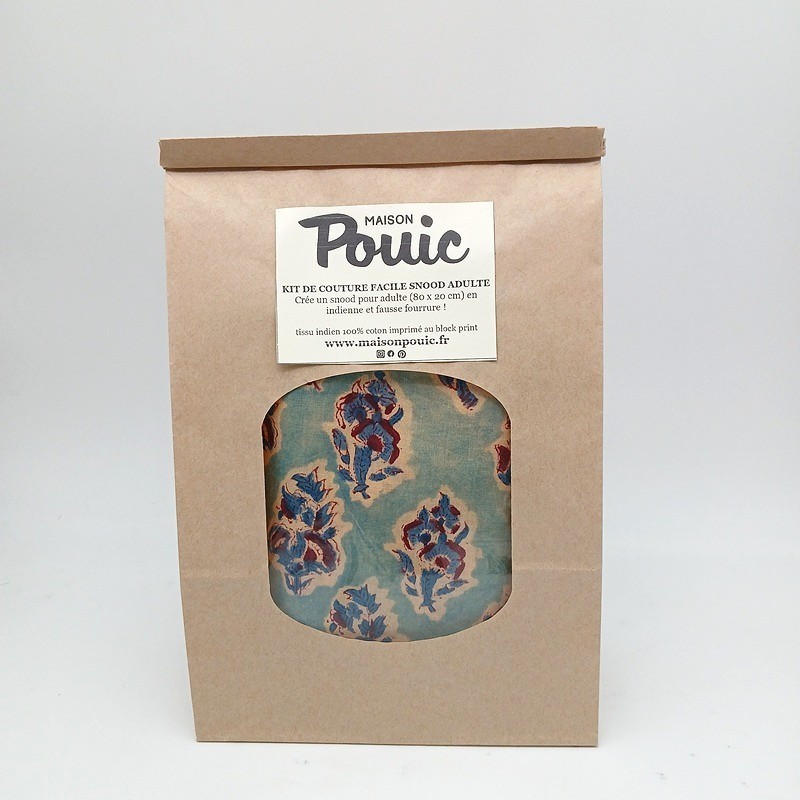 Kit de couture pour réaliser un snood en indienne bleu ciel et fausse fourrure galet.