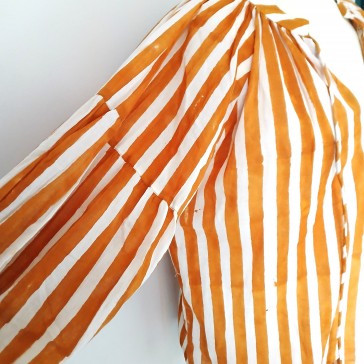 Blouse taille unique à rayures ocres en voile de coton indien