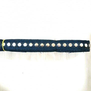 Ruban indien bleu foncé à succession de ronds façon miroir vendu à la coupe