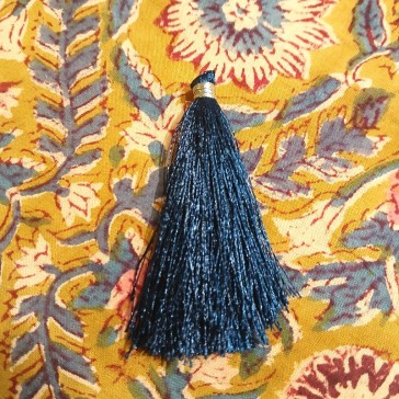 Lot de quatre pompons 7 cm bleu nuit