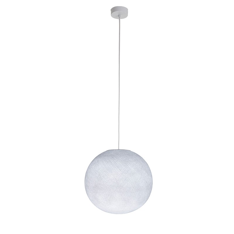 Luminaire "Globe moyen blanc" par La Case de Cousin Paul Luminaire "Globe moyen blanc" par La Case de Cousin Paul
