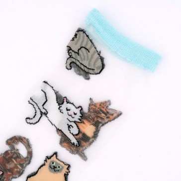 Détail de la chaussette "Miaou" à motif de chats par Coucou Suzette
